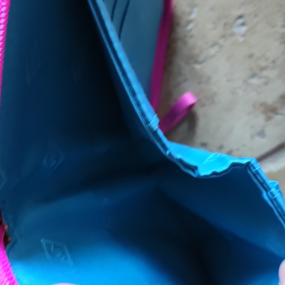 Vera Bradley pink crossbody bag - Picture 8 of 10